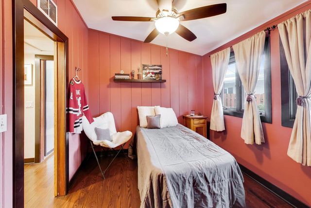 802 Lill Street, Barrington, IL 60010