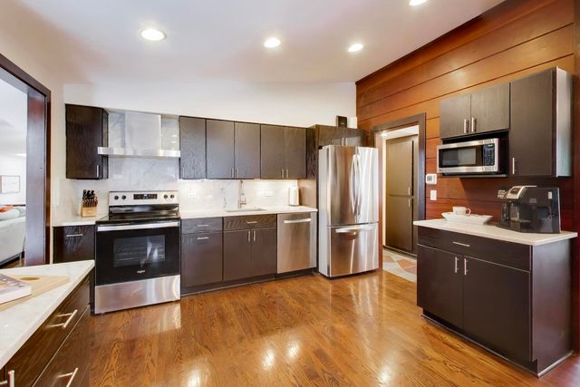 802 Lill Street, Barrington, IL 60010