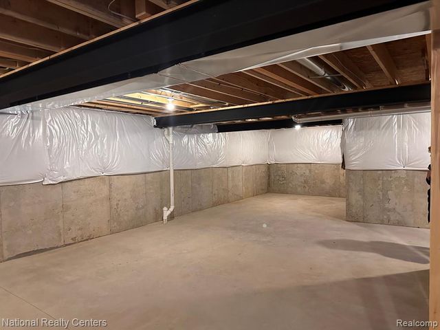 24 Woodland Meadows, Chesterfield, MI 48047