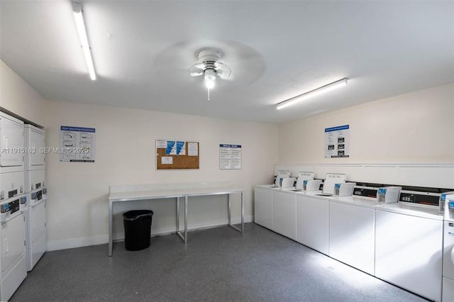 10748 N Kendall Dr N22, Miami, FL 33176