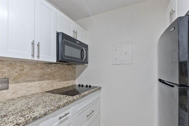 10748 N Kendall Dr N22, Miami, FL 33176