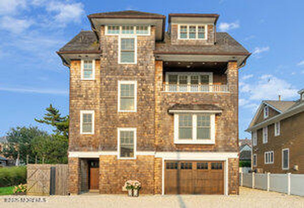985 Ocean Avenue, Mantoloking, NJ 08738