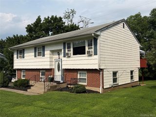 2 Cinder Road, Garnerville, NY 10923