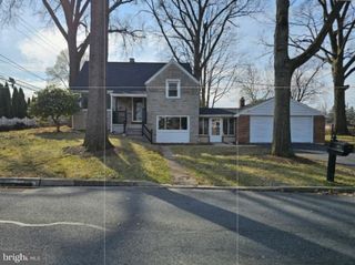 816 LOBELIA AVE, Reading, PA 19605