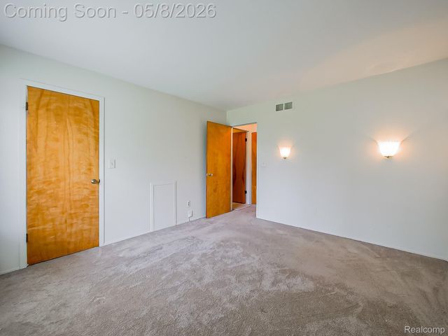 22727 Shoreview Court, St. Clair Shores, MI 48082
