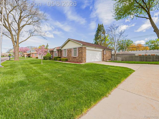 22727 Shoreview Court, St. Clair Shores, MI 48082