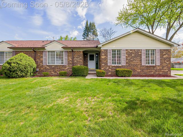 22727 Shoreview Court, St. Clair Shores, MI 48082