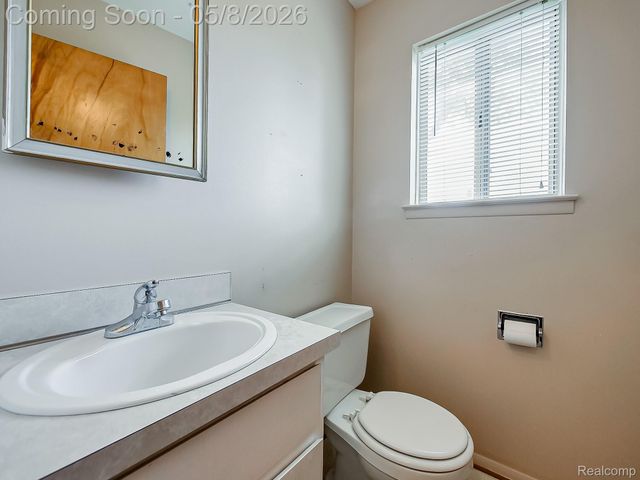 22727 Shoreview Court, St. Clair Shores, MI 48082