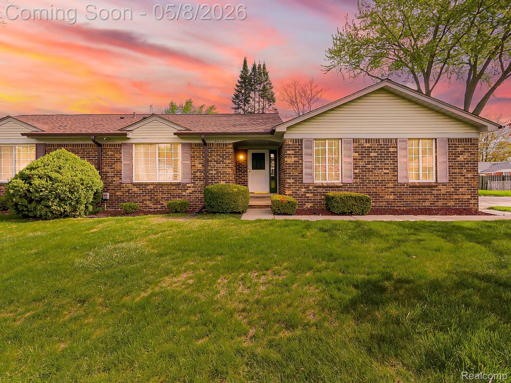 22727 Shoreview Court, St. Clair Shores, MI 48082