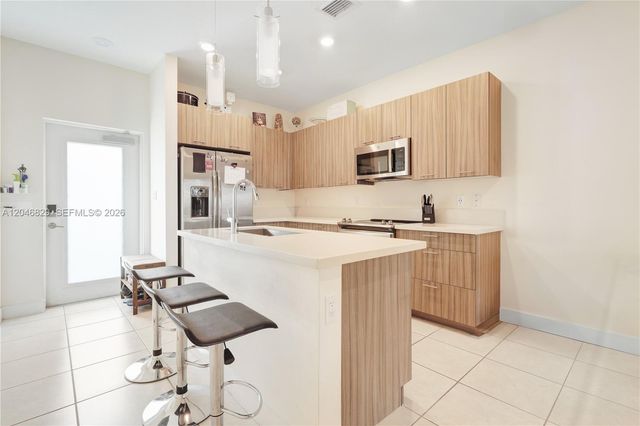 4636 NW 84th Avenue 22, Doral, FL 33166