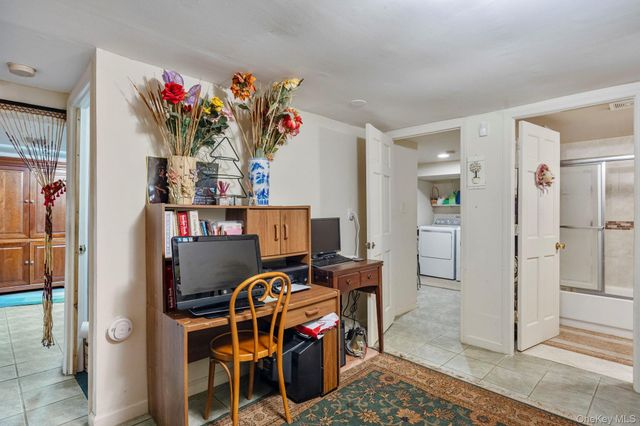 1 Hale Place, Roosevelt, NY 11575