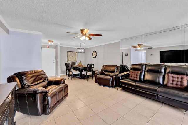 8260 SW 24th St 6112, North Lauderdale, FL 33068
