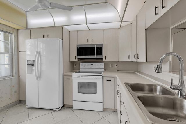 2502 Antigua Terrace G1, Coconut Creek, FL 33066