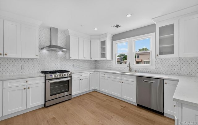 851 W Bay Drive, West Islip, NY 11795