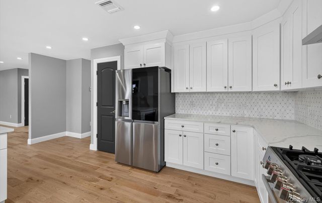 851 W Bay Drive, West Islip, NY 11795