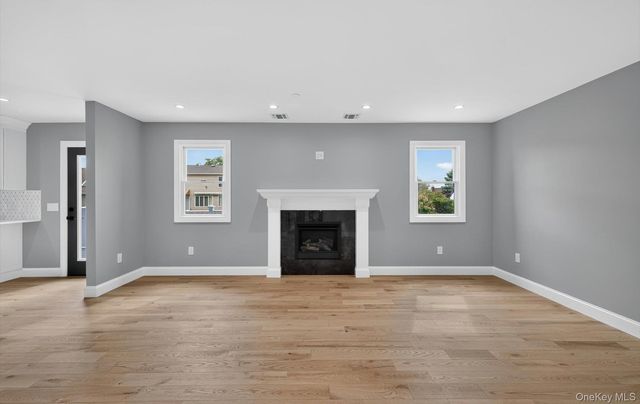 851 W Bay Drive, West Islip, NY 11795