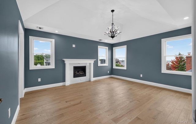851 W Bay Drive, West Islip, NY 11795
