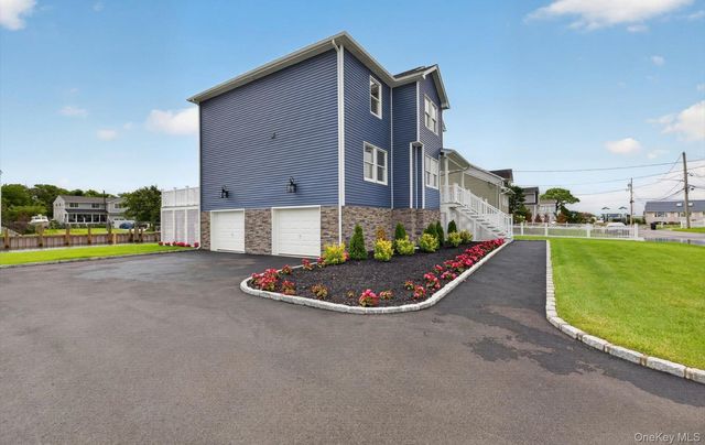 851 W Bay Drive, West Islip, NY 11795