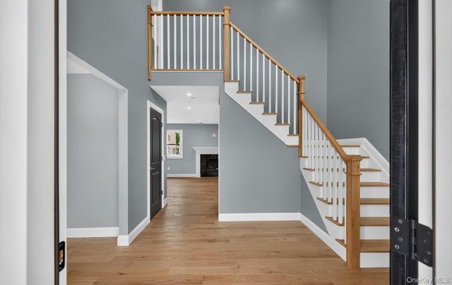 851 W Bay Drive, West Islip, NY 11795