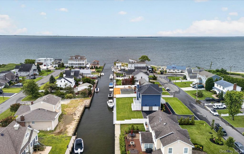 851 W Bay Drive, West Islip, NY 11795 — photo 3
