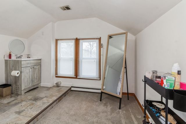 950 Sycamore Road, Dekalb, IL 60115