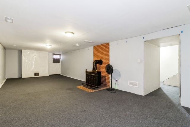 950 Sycamore Road, Dekalb, IL 60115
