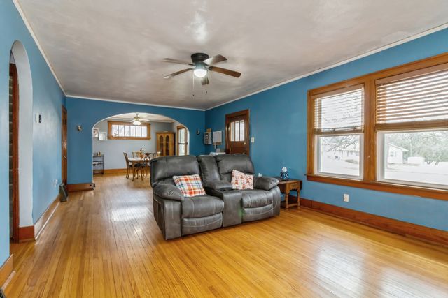 950 Sycamore Road, Dekalb, IL 60115