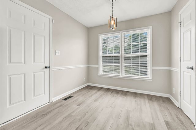 1025 Dandelion Dr, Clarksville, TN 37042