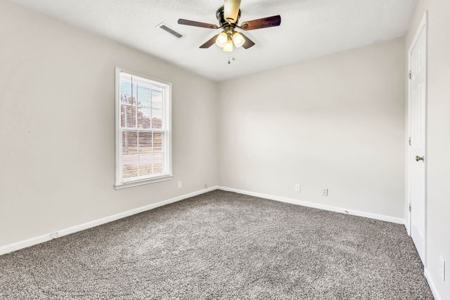 1025 Dandelion Dr, Clarksville, TN 37042