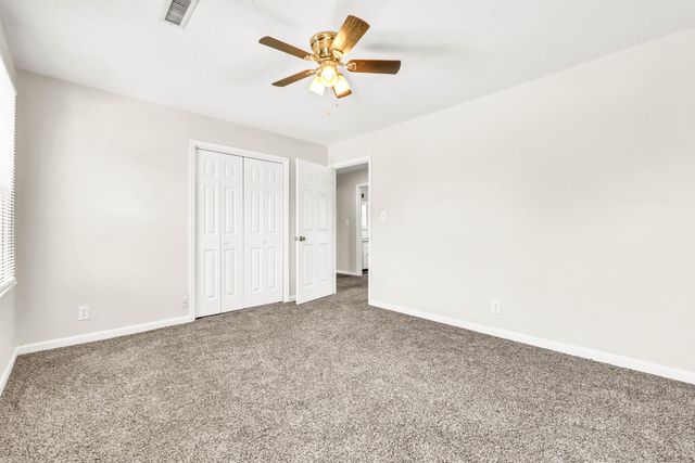 1025 Dandelion Dr, Clarksville, TN 37042