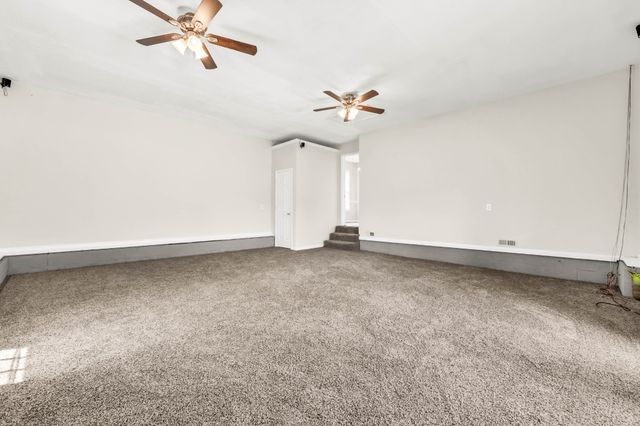 1025 Dandelion Dr, Clarksville, TN 37042