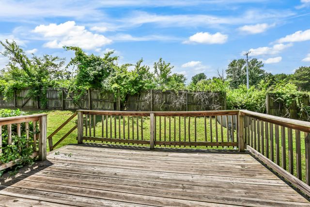 1025 Dandelion Dr, Clarksville, TN 37042