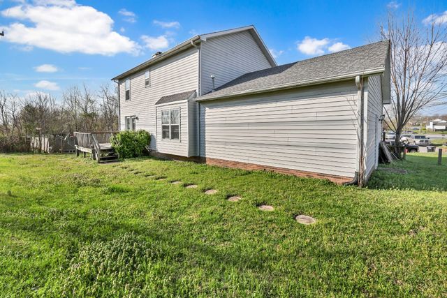 1025 Dandelion Dr, Clarksville, TN 37042