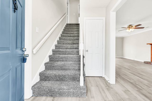 1025 Dandelion Dr, Clarksville, TN 37042