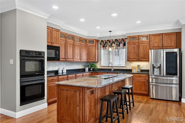 706 Abbottsford Court, Lake St Louis, MO 63367