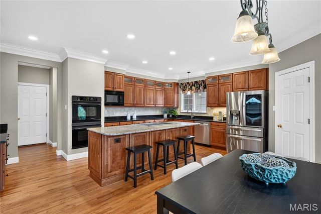 706 Abbottsford Court, Lake St Louis, MO 63367