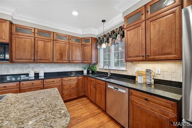 706 Abbottsford Court, Lake St Louis, MO 63367