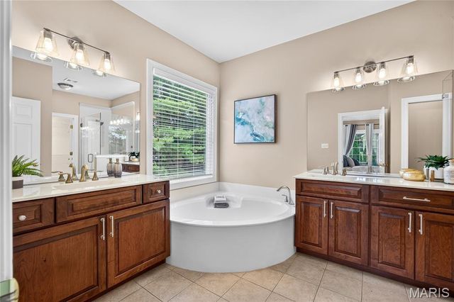 706 Abbottsford Court, Lake St Louis, MO 63367