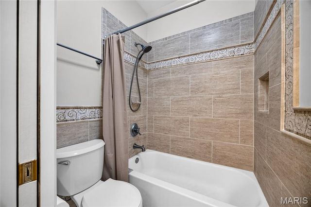 706 Abbottsford Court, Lake St Louis, MO 63367