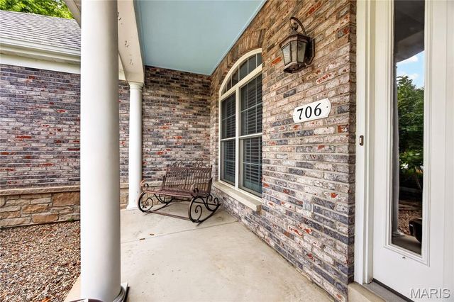 706 Abbottsford Court, Lake St Louis, MO 63367