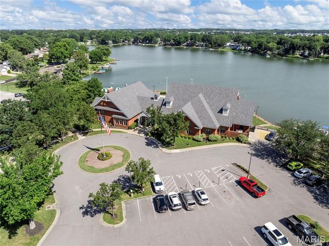 706 Abbottsford Court, Lake St Louis, MO 63367