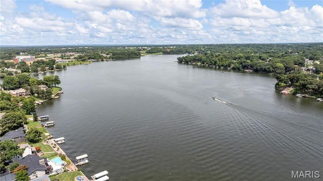 706 Abbottsford Court, Lake St Louis, MO 63367