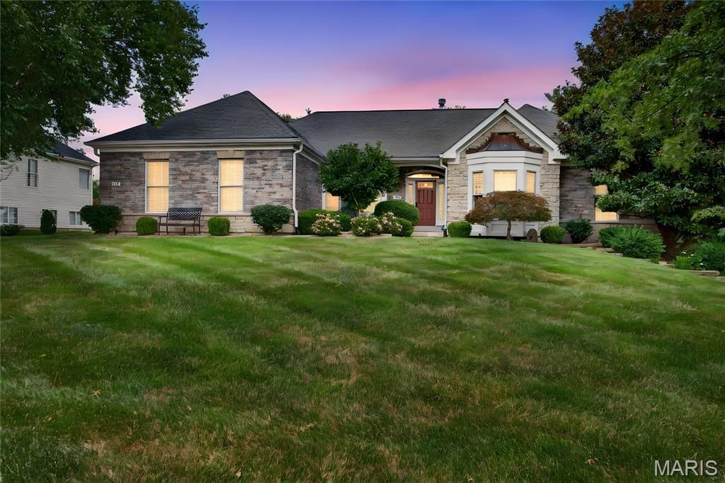 706 Abbottsford Court, Lake St Louis, MO 63367
