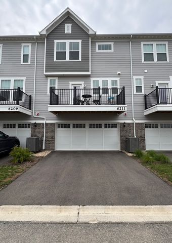 6211 Sandbelt Drive, Lisle, IL 60532