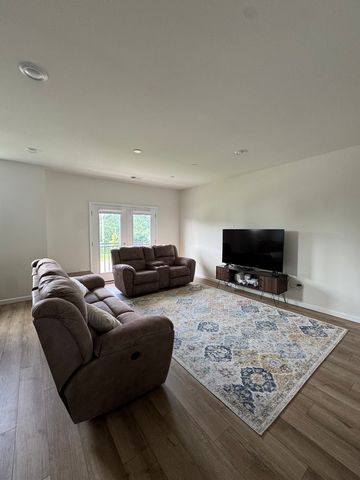 6211 Sandbelt Drive, Lisle, IL 60532