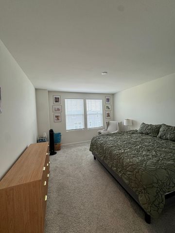 6211 Sandbelt Drive, Lisle, IL 60532