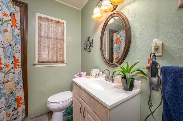 711 W VIRGINIA AVENUE, Tampa, FL 33603