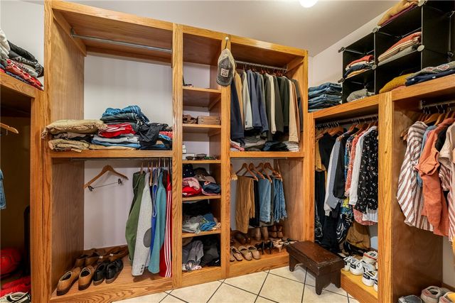 22578 Oakview Road, Siloam Springs, AR 72761