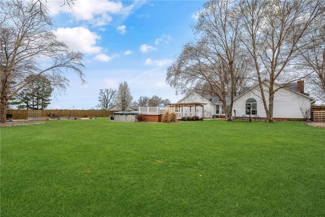 22578 Oakview Road, Siloam Springs, AR 72761