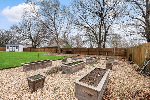 22578 Oakview Road, Siloam Springs, AR 72761